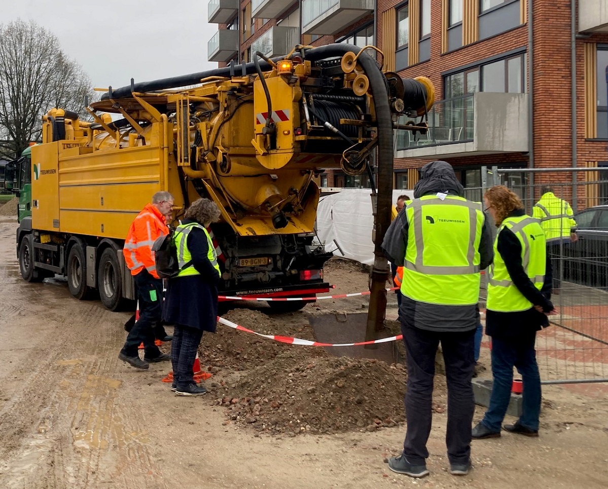 Foto Naar Buiten Teeuwissen Veenendaal Overzichtsfoto Met Recyclingwagen 1199Px